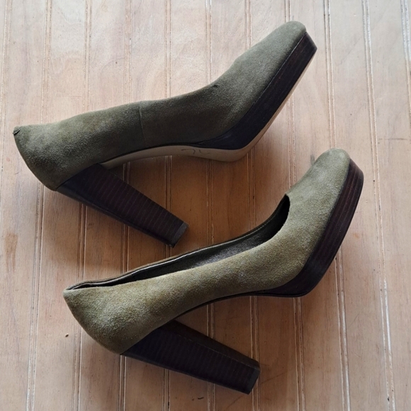 Banana Republic "Union" Dark Olive Green Suede Leather Platform Block Heel Pumps - Picture 9 of 12